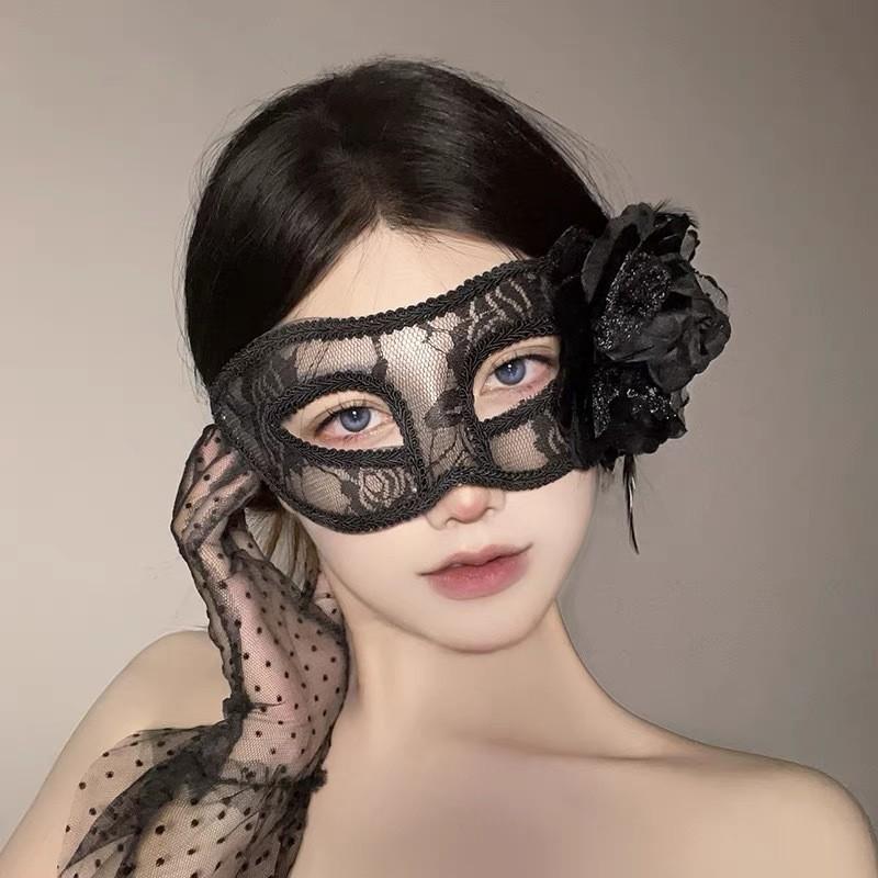 Сексуальная кружевная полумаска с перьями - аксессуар для макияжа на Хэллоуин и маскарада