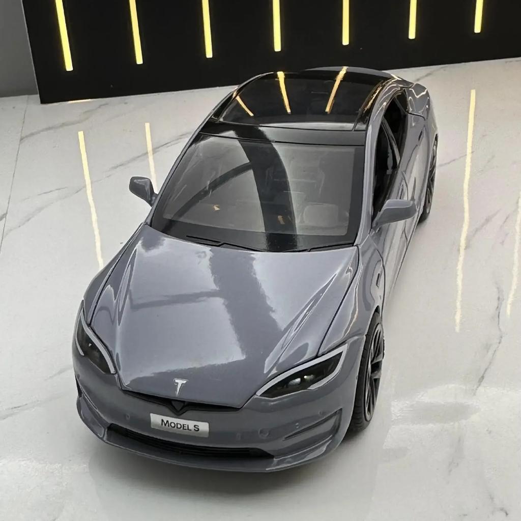 1:24 Миниатюры Tesla Model S Симуляция Сплав Металл Литье под Давлением Модель Автомобиля Звук и Свет Автомобиль Игрушки для Детей Подарки для Парня C270
