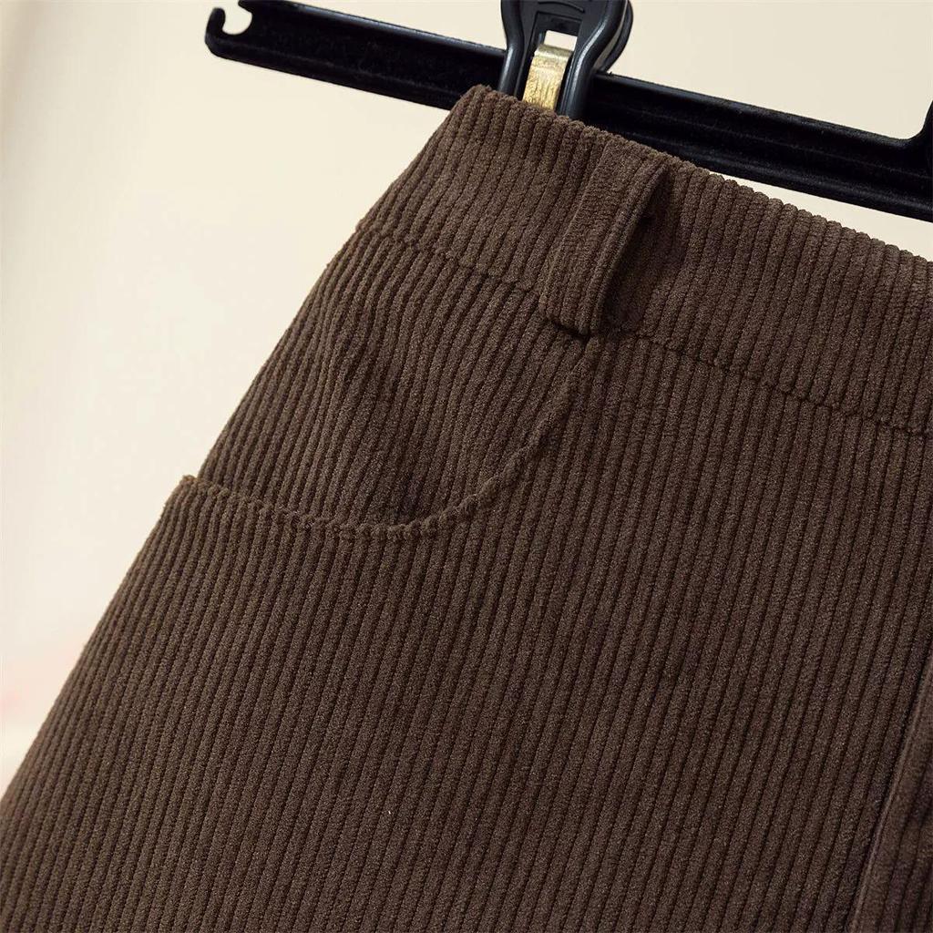 Черная вельветовая юбка-миди А-силуэта большого размера - Стройнящая и универсальная, идеально подходит для осени/зимы.