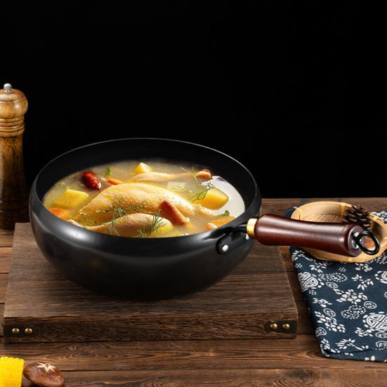 Non-Stick Iron Wok with Wood Handle Traditional Forged Iron Pot for Gas & Induction Stoves Rust-Resistant Uncoated Deep Pot for Frying Stir-Frying