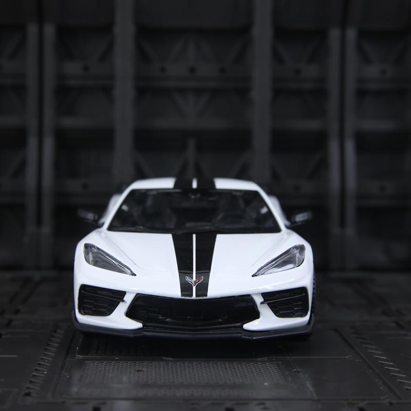 Майсто 1:24 модели автомобилей Chevrolet Corvette Coupe 2020 года, литые, с открывающимися дверями с обеих сторон, с богатой детализацией
