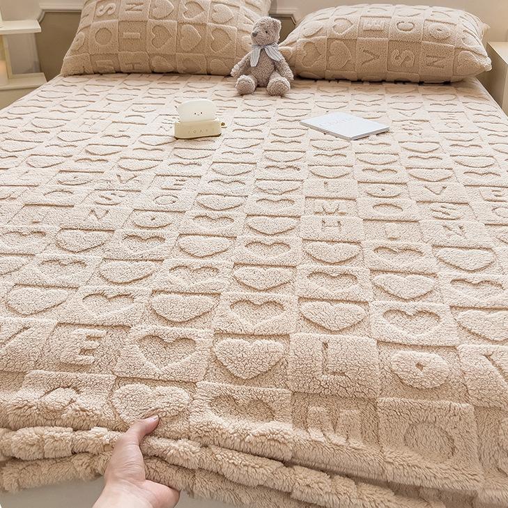 2025Теплая бархатная простыня из молочного велюра, цельная, осенне-зимнее покрывало на кровать, тафтовый наматрасник