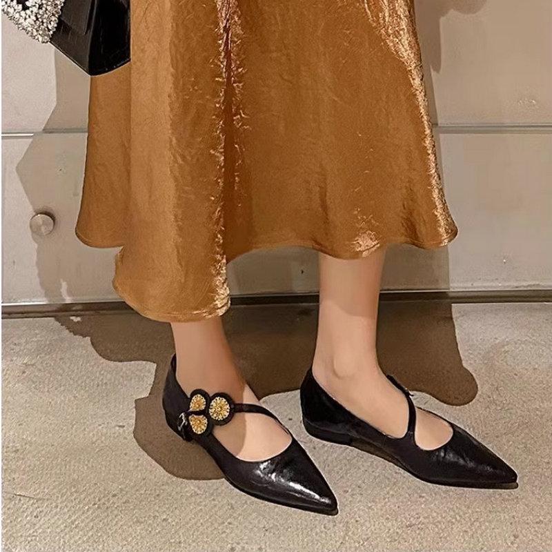 Модная женская обувь на плоской подошве 2025 Весна Осень Французская мода Новые лоферы с острым носком Женская обувь класса люкс