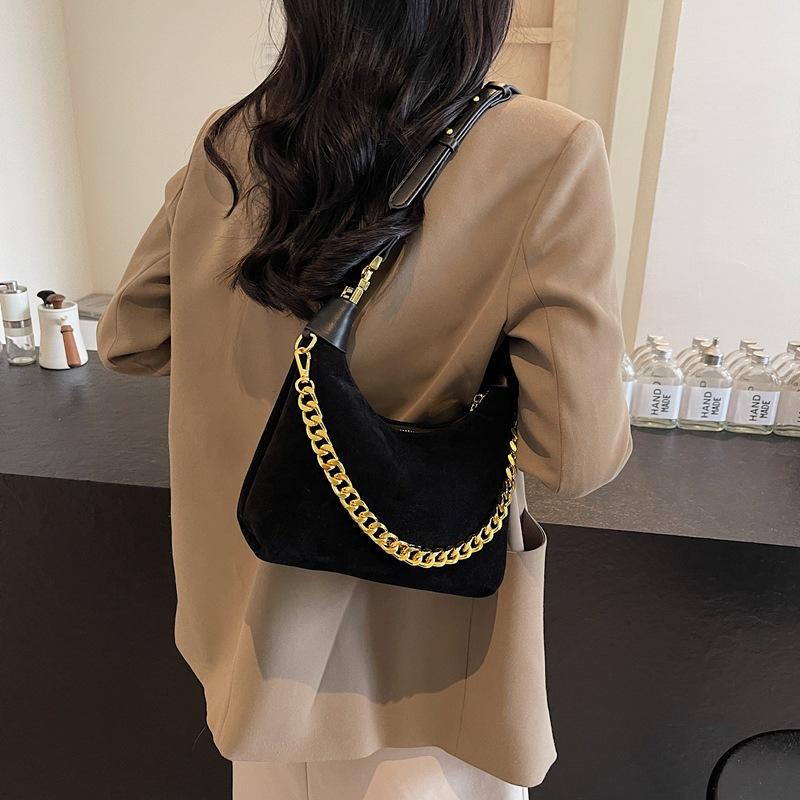 Niche design textured commuter portable women's bag 2025 autumn and winter new retro matte chain crossbody dumpling bag