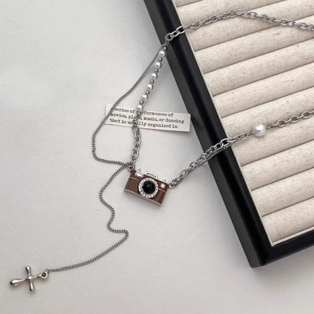 Vintage Brown Camera Pendant Necklace Retro Khaki Luxury Style Long Chain Necklace Unique Hip-Hop Fashion Accessories