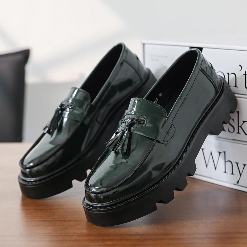 Brand New Slip-On Thick Soled Casual Leather Shoe Korean Style Fashion Round Head Handmade Leather Fringe Lazy Loafers Men Shoes