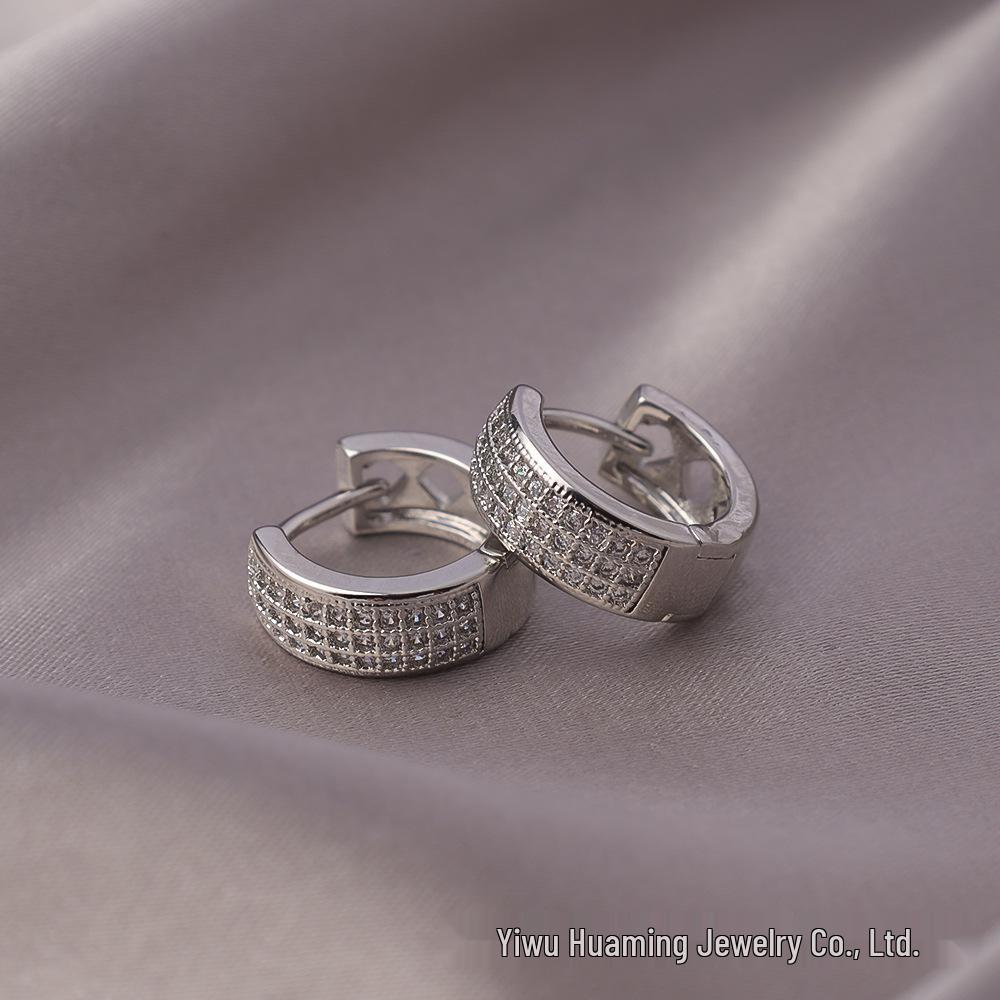 Французские серьги-пусеты с цирконами и бриллиантами в стиле легкой роскоши - Универсальные и трендовые стили