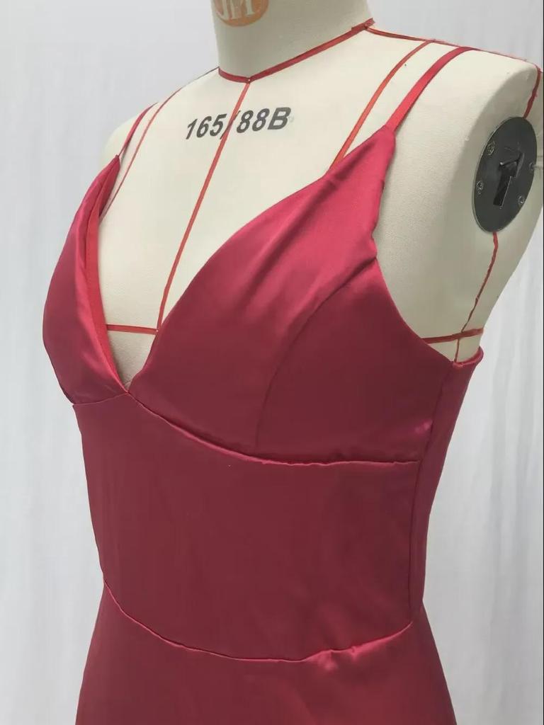 Весна/лето 2025 г. Европейское и американское сексуальное платье с V-образным вырезом и подтяжками