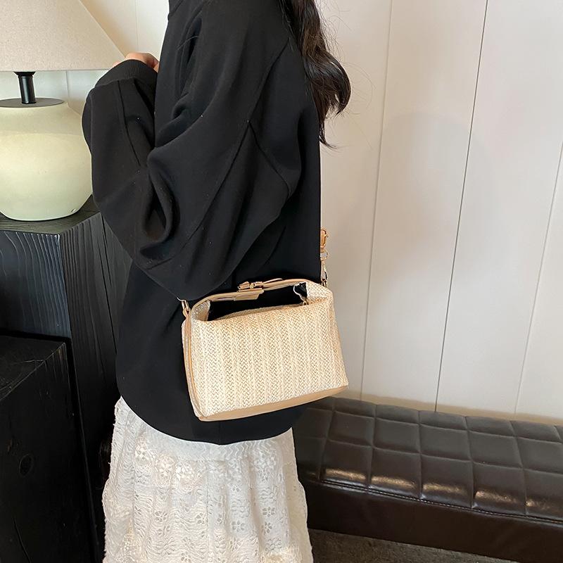 Новая вязаная сумка, корейская сумка, модная сумка, маленькая сумка, женская пляжная сумка для отдыха на одно плечо