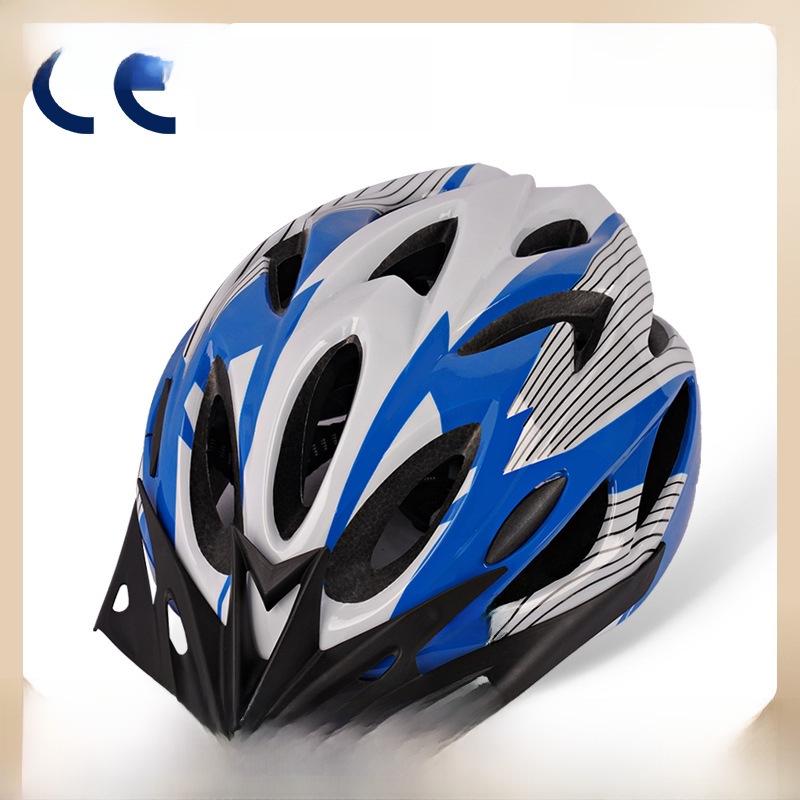 Детский шлем для катания на велосипеде, роликах и беговеле с персонализированным логотипом.