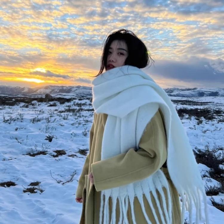 New Solid Color Thickened Warm Scarf Women's Winter High Sense White Versatile Lazy Fringed Shawl Scarf