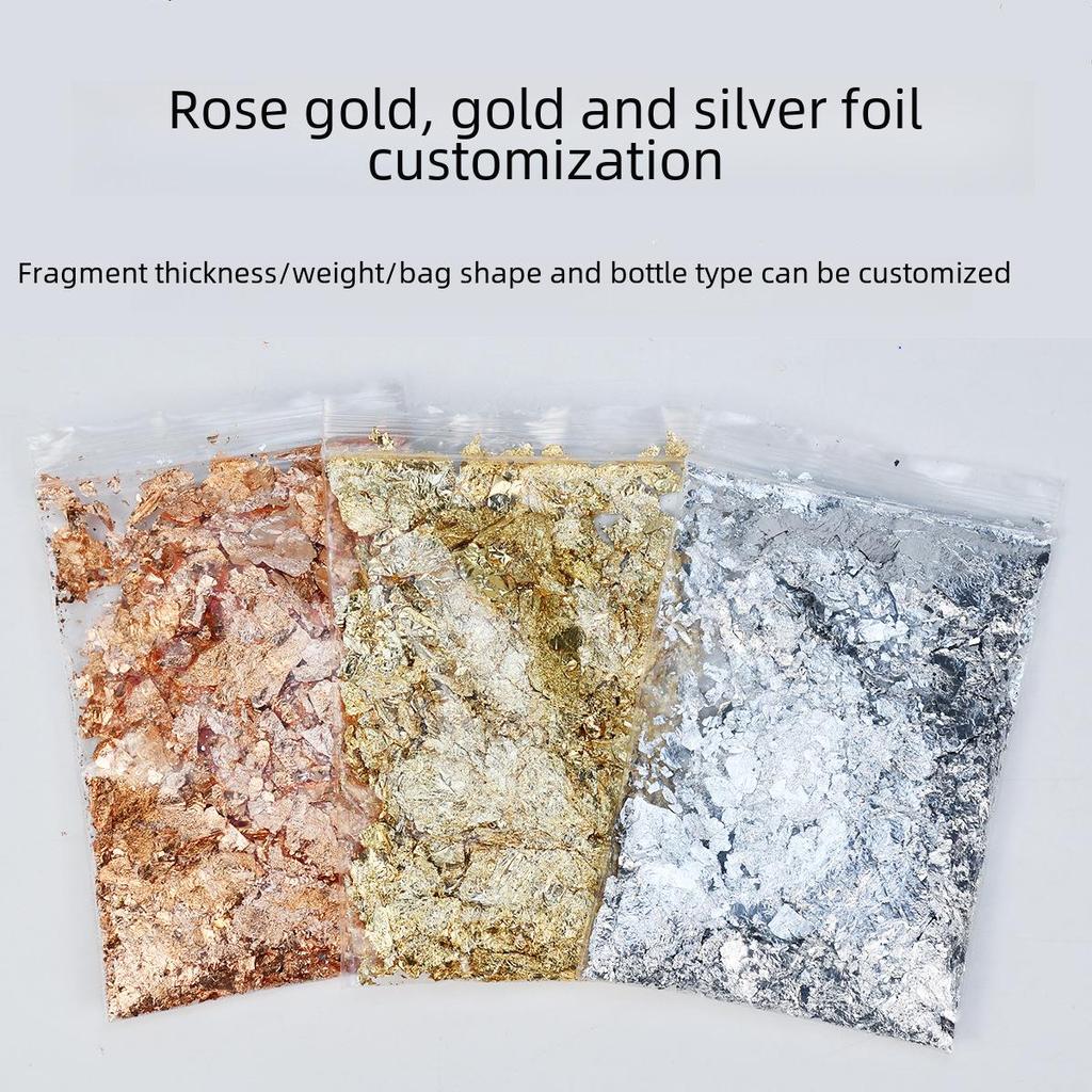 Фрагменты золотой, серебряной, медной и алюминиевой фольги для нейл-арта и декора