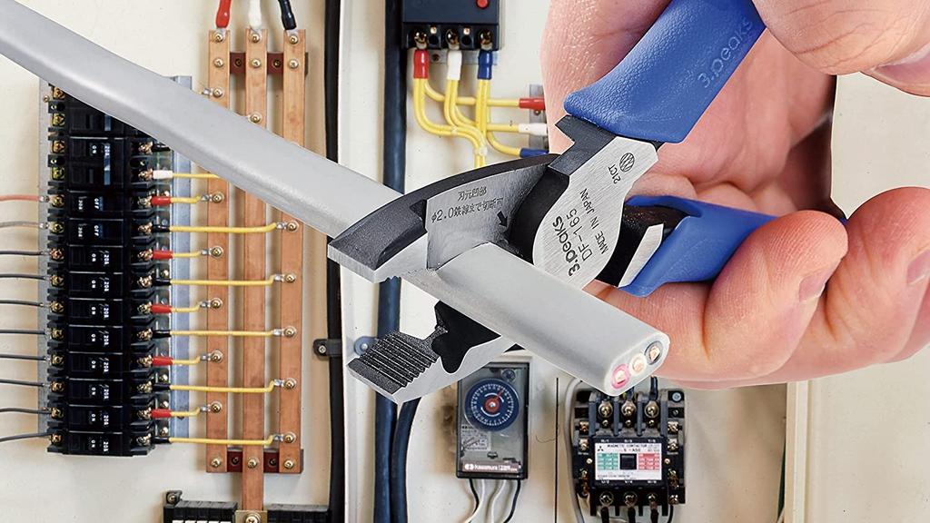 Плоскогубцы электрические трехгранные Giken F 165 мм 3.пика DF-165