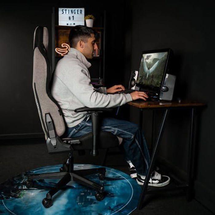 Woxter Stinger StationTitan Dark Chaise de gaming de bureau (gamer, axe acier, levage au gaz, tissu anti-taches, ergonomique,