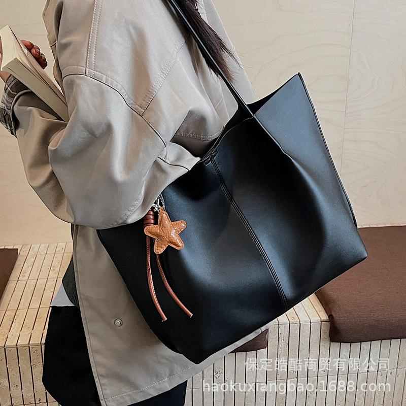 Ретро сумка женская большой вместимости 2025 новая осенне-зимняя универсальная на плечо подмышку повседневная рабочая сумка-тоут для поездок