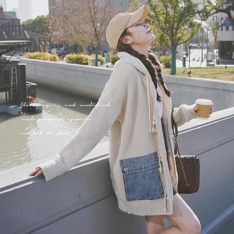 Популярная джинсовая трикотажная кожаная куртка с роговыми пуговицами ранней весны, женская свободная куртка с капюшоном большого размера