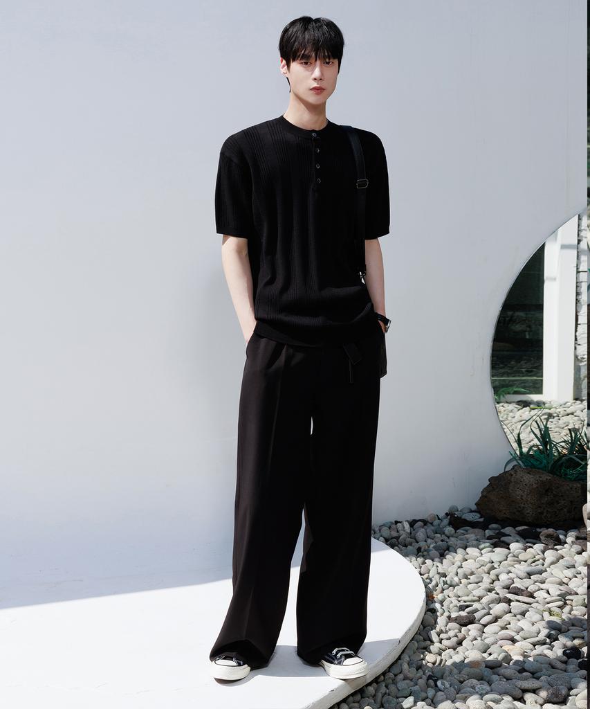 NODU Ribbed Henley Neck Crop Half Knit [Black]