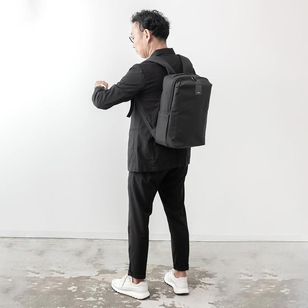KLON Light Basic Rucksack, простой водонепроницаемый бизнес-рюкзак для мужчин и женщин, доступный в черном цвете.