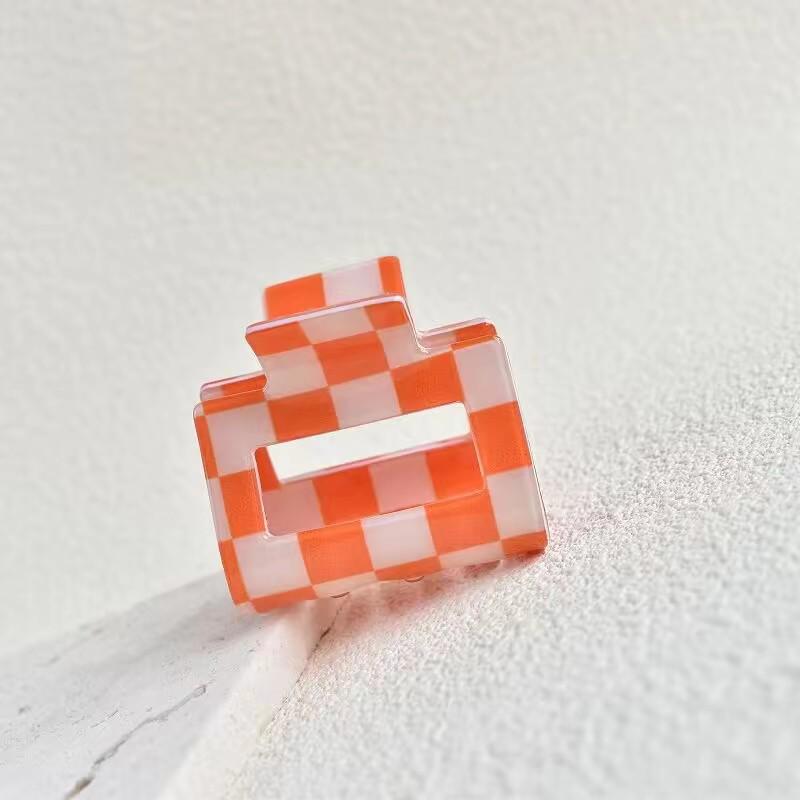 Шикарная клетчатая заколка для волос в виде акулы: Имитация текстуры уксусной кислоты, уникальный дизайн, универсальность для любого стиля