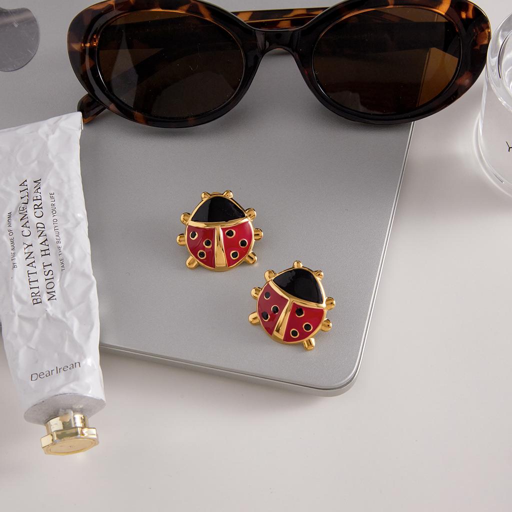 Серьги-гвоздики Youthway "Божья коровка" с масляным покрытием для женщин, серьги из нержавеющей стали с золотым покрытием, простые модные ювелирные изделия, подарок