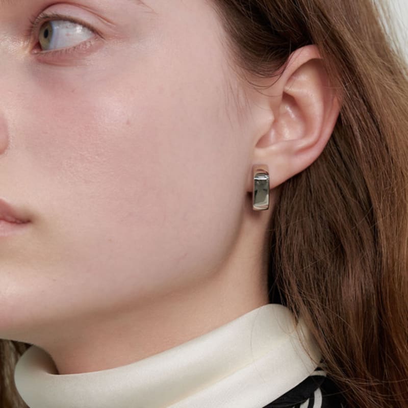 LOVE ME MONSTER Bold Square Ring Earrings (L241MER100)