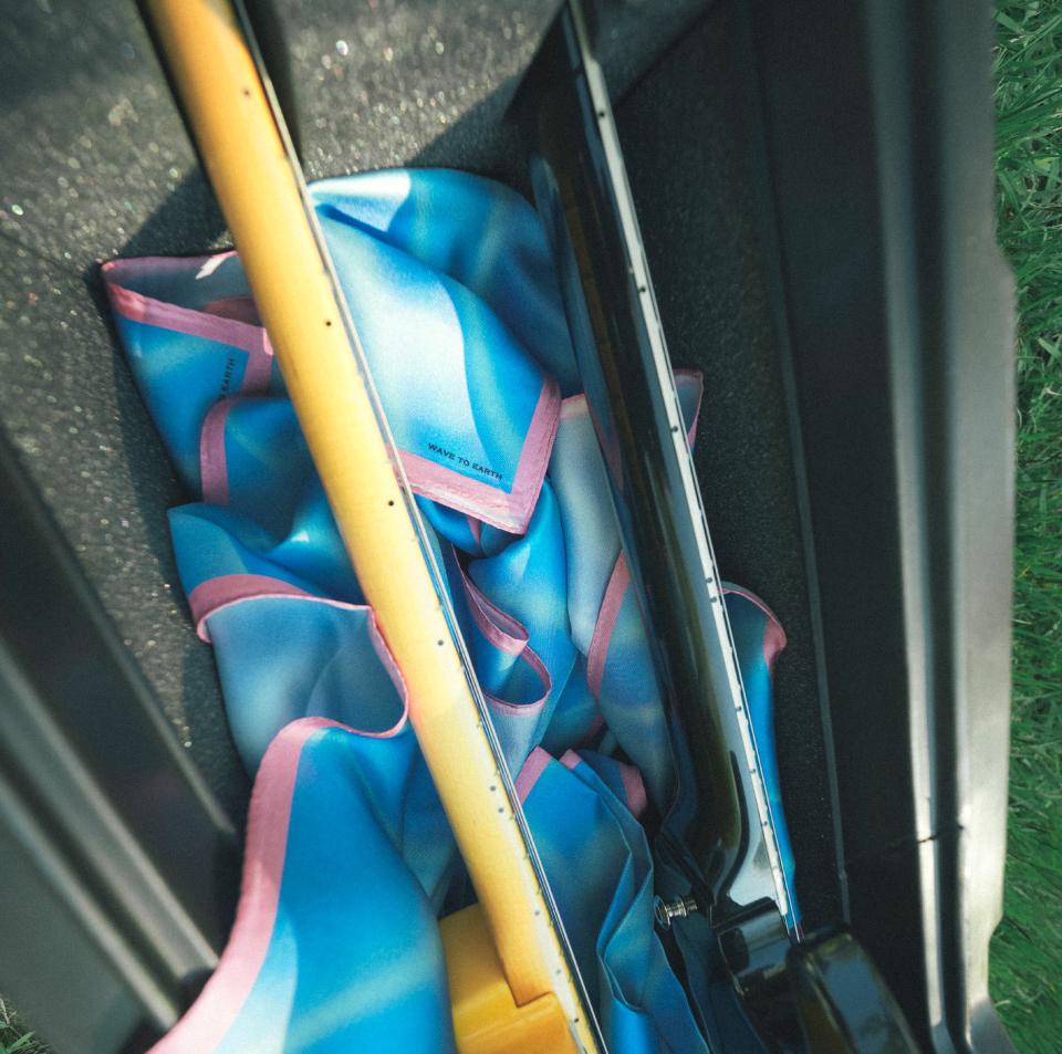 (WAVE SCARF) Wave To Earth X UNCOMMON Collaboration MD