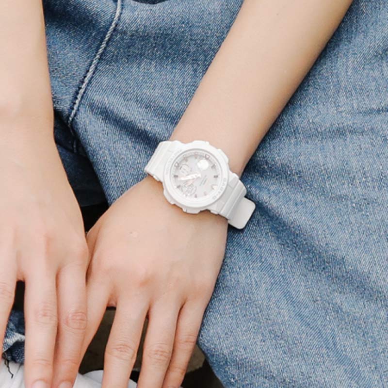 Casio Женские часы BABY-G Белые BGA-2500-7APRD BGA-2500-7APRD