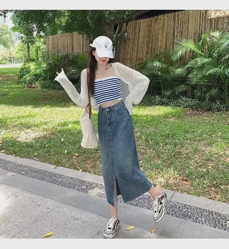 Женская джинсовая юбка А-силуэта с высокой талией и разрезом спереди - Коллекция Весна/Лето 2023