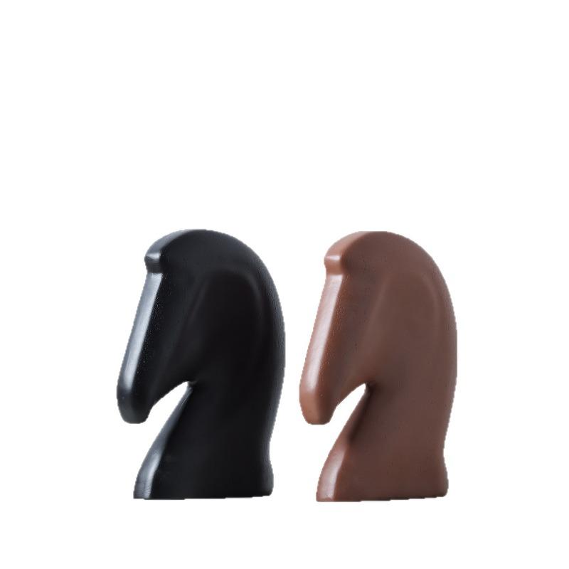 Simple Horse Head Decoration, Resin Handicrafts, Suitable for Decorating and Embellishing Indoor Environments