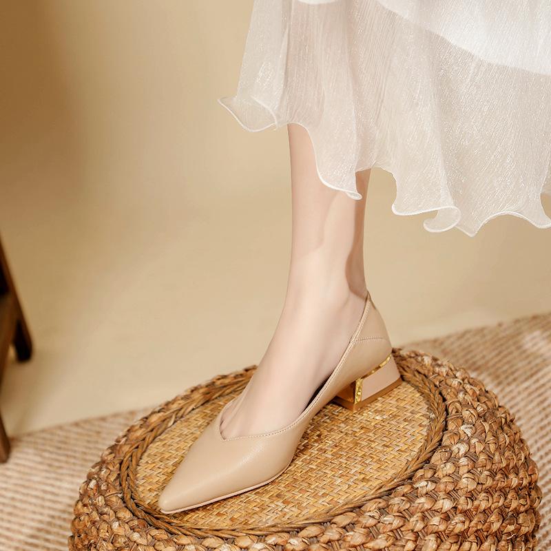 Leather Single Shoes Women's Thick Heel Spring New Mid-heel Fashion Pointed-toed Women's Shoes Shallow Mouth Peas Shoes