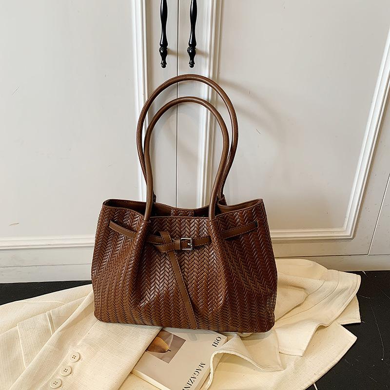 Ретро сумка женская большой вместимости 2025 новая осень и зима универсальная плетеная сумка сумка через плечо повседневная сумка-тоут для поездок на работу