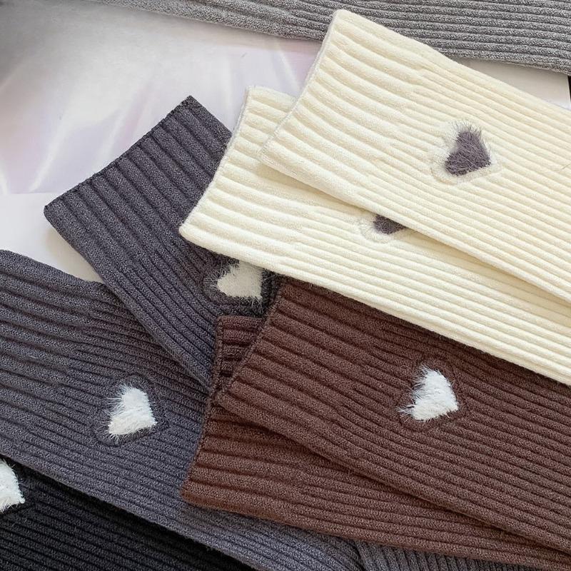 Бесшовные кашемировые носки, Утепленные теплые носки средней длины, Утепленные теплые махровые носки с вышивкой сердечек для осени и зимы