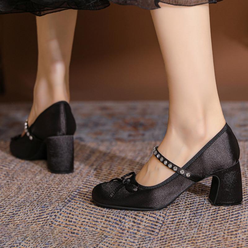 Милые туфли-лодочки на высоком каблуке с бантиком и стразами, женские туфли на ремешке, с круглым носком, туфли Мэри Джейн