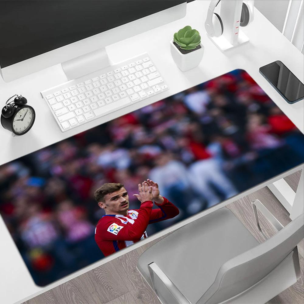 Victory Celebration Soccer Gaming Mouse Pad Desk Mouse Pad Computer Desk Keyboard Mat Non-Slip Rubber Bottom Suitable for Office Gaming PC Laptop