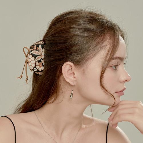 Заколка для волос с лентой Besty Adelaine