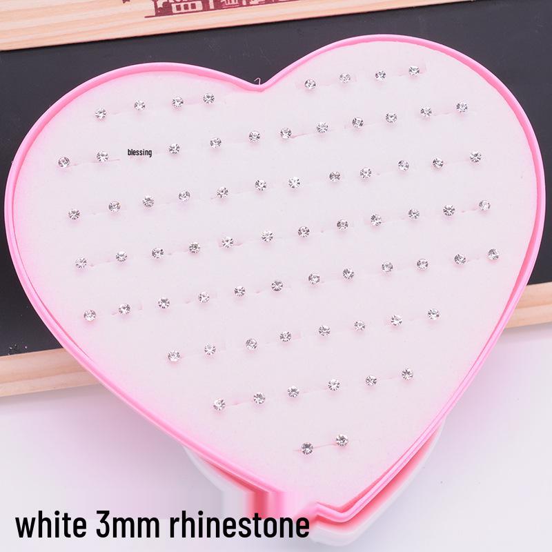 Набор акриловых серег-гвоздиков в форме сердца в пластиковой коробке