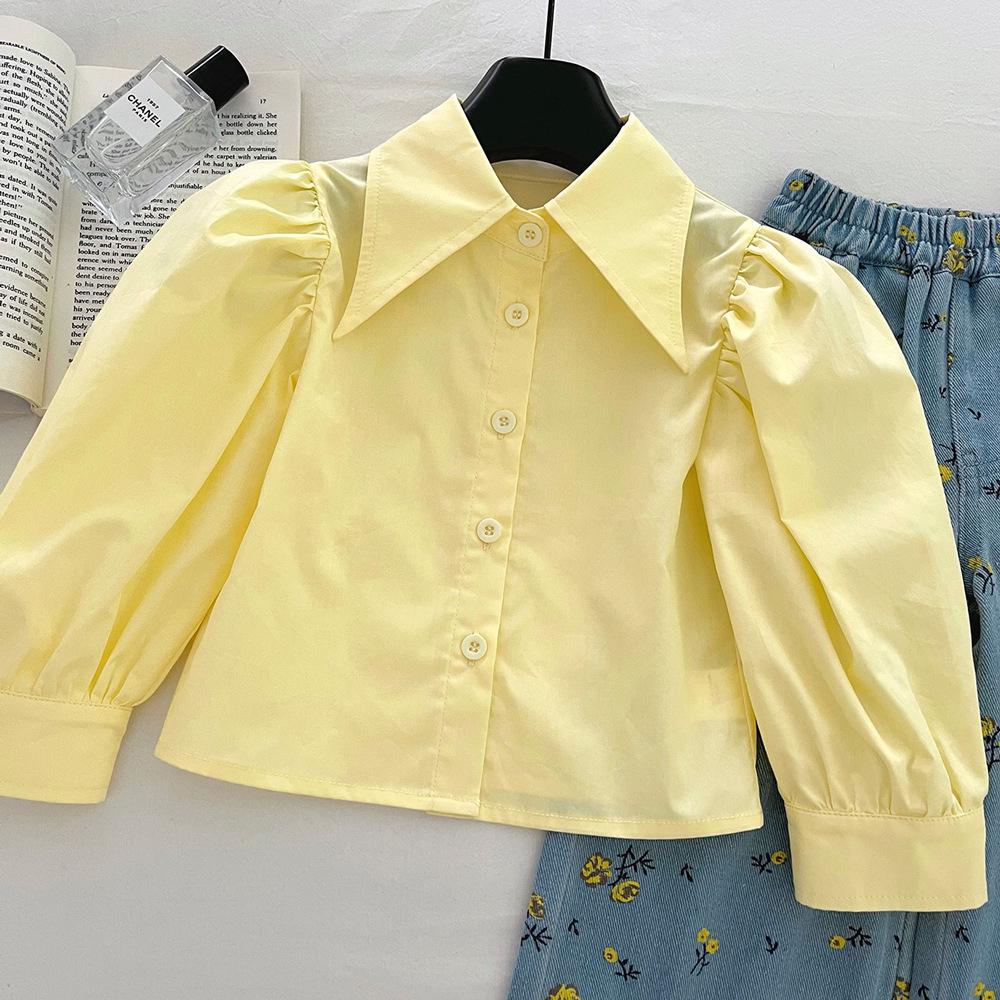 Осень 2025 Модный трикотажный комплект для девочек: Цветочный свитер, рубашка и джинсы