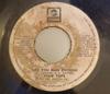 7-дюймовая пластинка FOUR TOPS Are You Man Enough Peace Of Mind D4354 ABC Records 1973 Ямайка SoulFunk Б/у