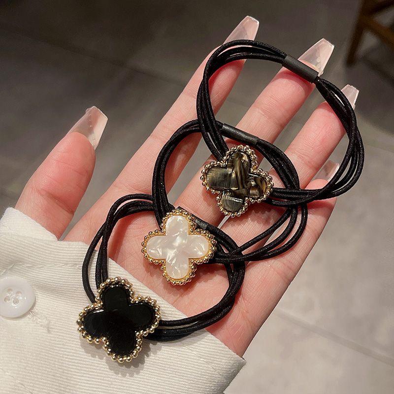 High-End Autumn & Winter Four-Leaf Clover Hair Band for Women - Simple & Elegant