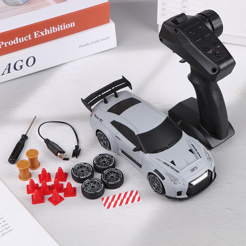 Радиоуправляемая высокоскоростная дрифт-машина Гоночная машина на радиоуправлении Дрифт-машины 1/24 Модель автомобиля 4WD Высокая скорость 2.4G Радиоуправление Пульт C