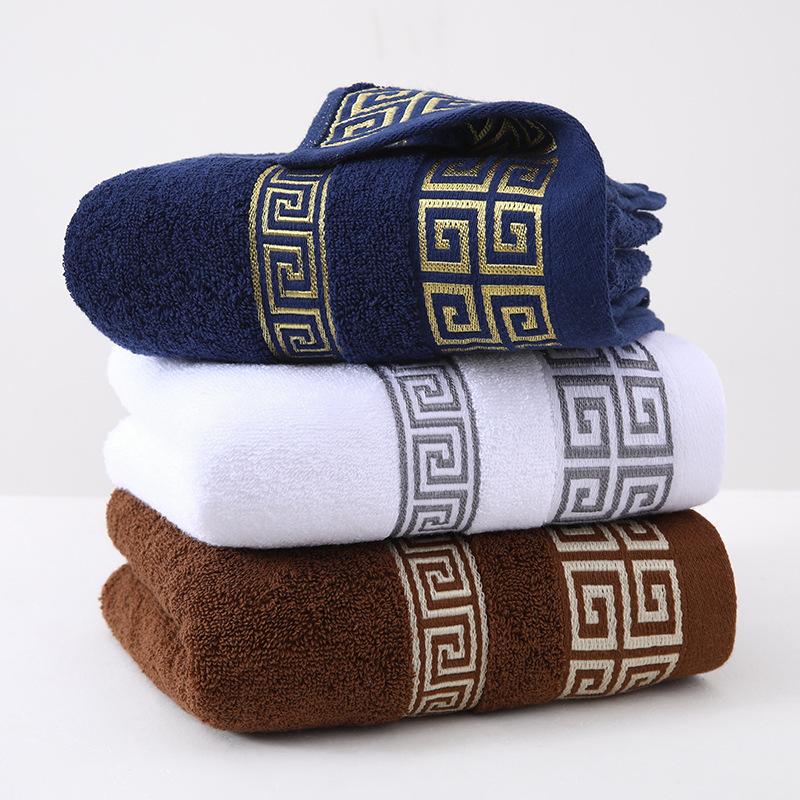 High Absorbency Pure Cotton 70*140cm Bath Towel | Modern Geometric Pattern, Machine Washable, Red/Gray/Black/Navy Blue, Plush Texture for Daily Use