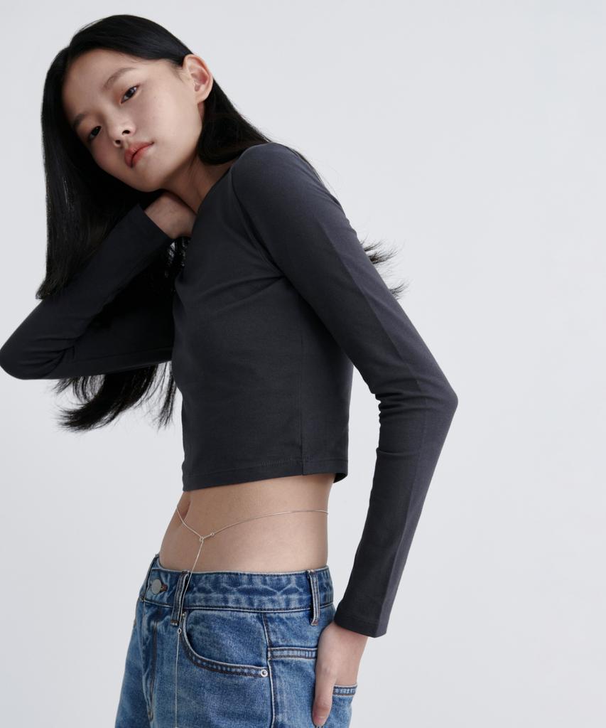 MUSINSA STANDARD WOMAN Женская узкая укороченная футболка с круглым вырезом и длинным рукавом [Темно-серый]