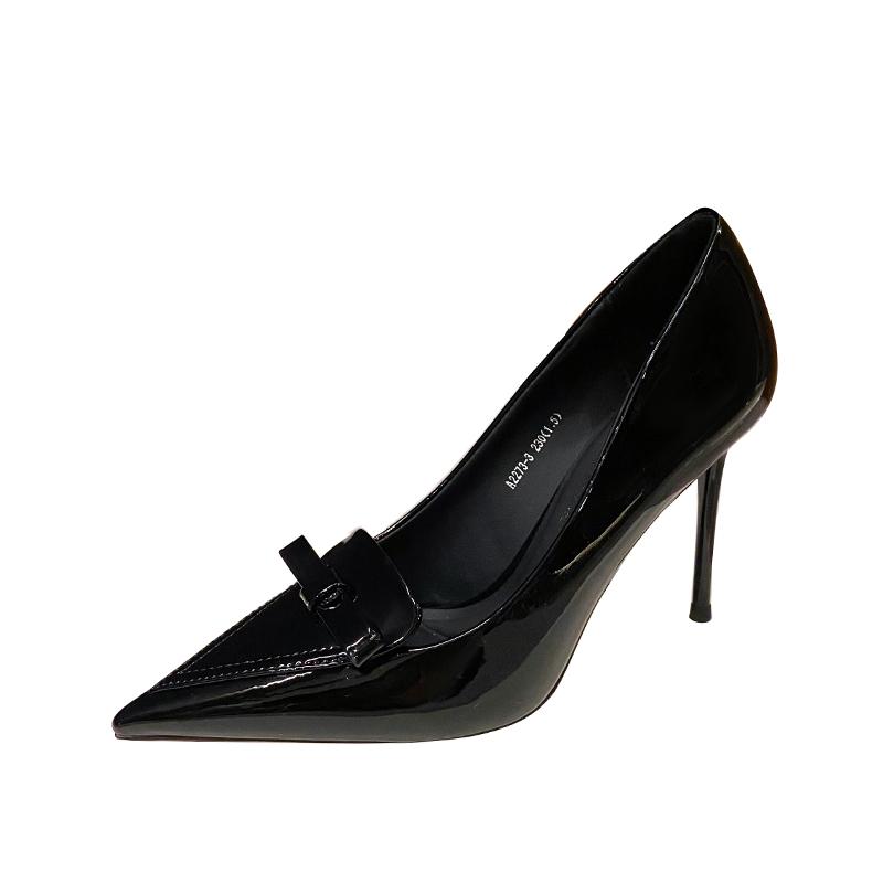 Модные женские туфли на высоком каблуке, свадебные, реплика, женские лодочки, скарпины, с металлической цепочкой и пряжкой, на низком каблуке-шпильке, телесные, зеленые, туфли для выпускного вечера