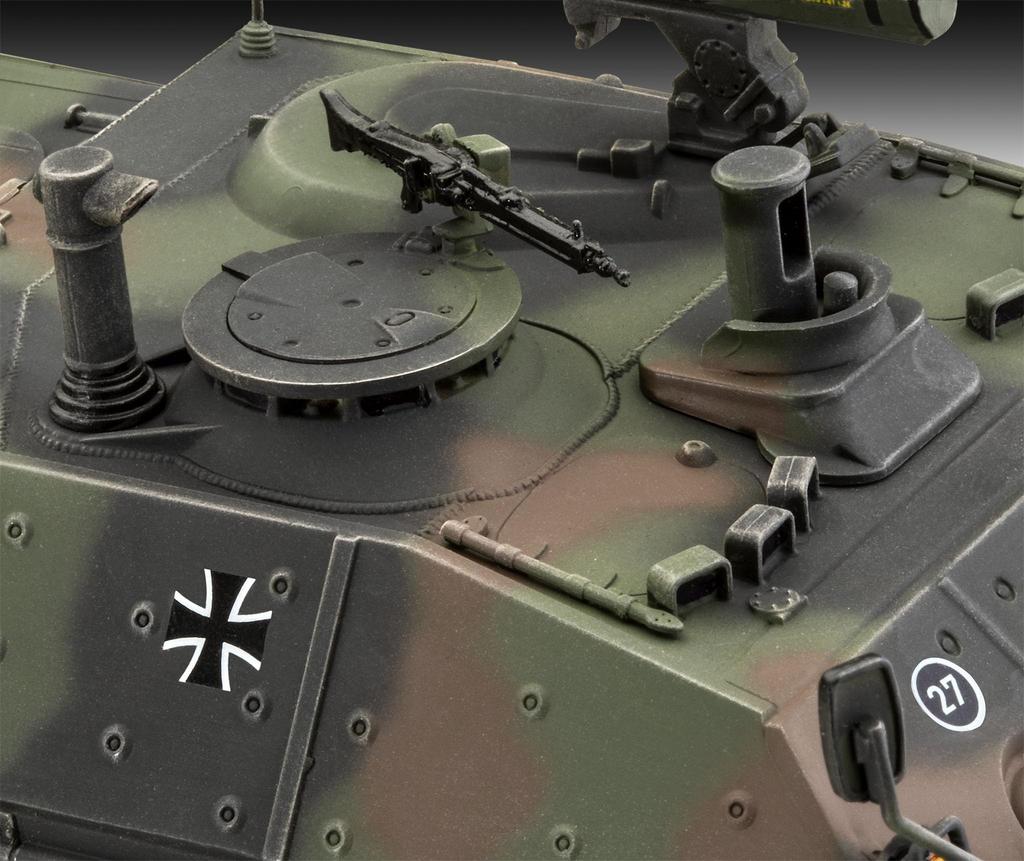 German Revell 1/35 West German Missile-Equipped Tank Destroyer Jagwal 1 Plastic Model 03353