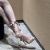 Красивые балетки на высоком каблуке с красной подошвой женские 2025 осень новая шпилька пятачок атласный ремешок сумка голова сандалии