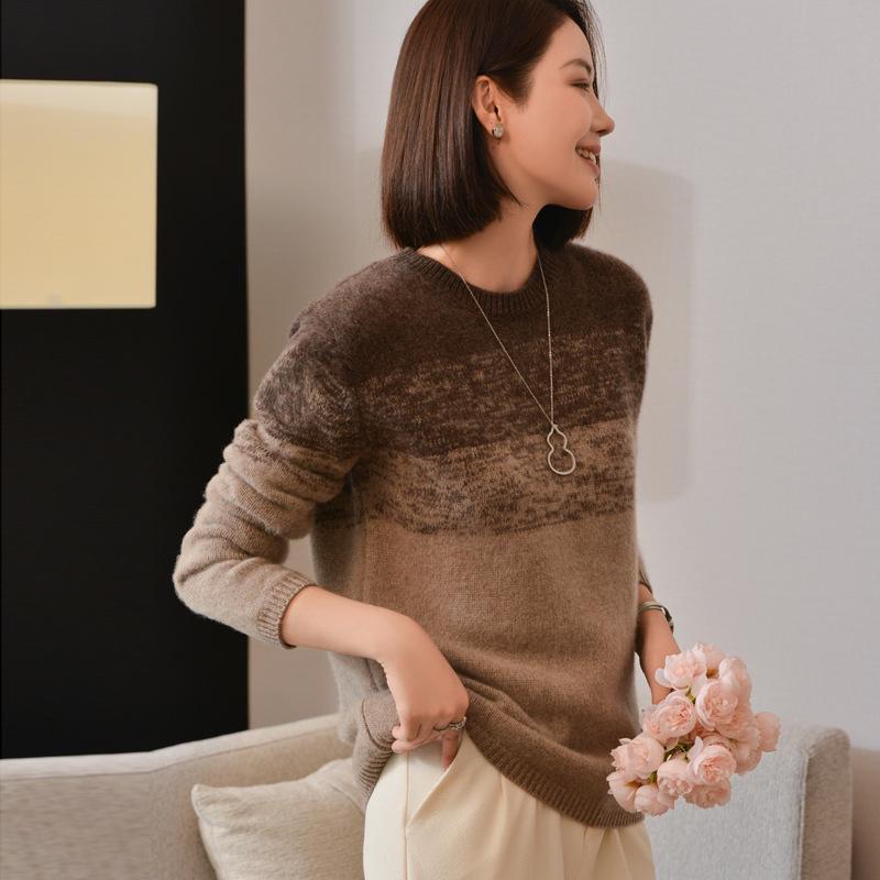 Gradient Patchwork Knit Wool Sweater for Women - 2024 Loose Round Neck Pullover, Simple and Versatile Fashion