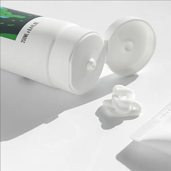 ChungMiJung Лосьон для тела «Зимняя вишня» с алоэ 250 мл