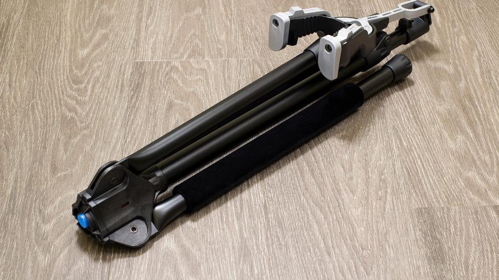 ULTIMATE Ultimate Guitar Easy Stand, Folding, Auto-Locking, GS-1000 PRO+