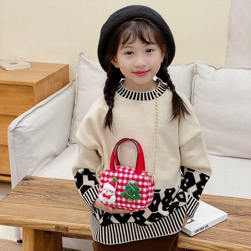 And Fun Breathable Childrens Bag With Eyecatching Christmas Tree And Strap Chain