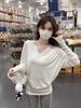 Korean V-Neck White Long Sleeve T-Shirt for Women – Autumn/Winter Relaxed Fit Base Layer with Cinched Waist